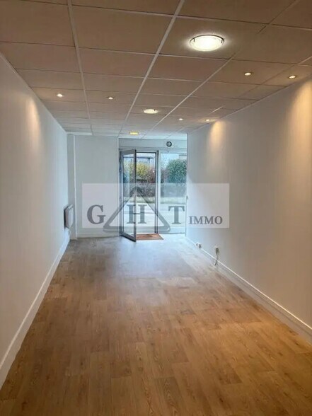 Bureau dans Saint-Mandé à vendre - Photo de l’immeuble – Image 2 sur 3