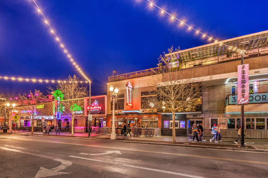107-111 S Las Vegas Blvd & 505-515 E Fremont St, Las Vegas, NV à louer - Photo de l’immeuble – Image 3 sur 4