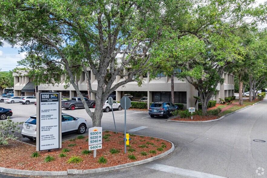 9200 Bonita Beach Rd, Bonita Springs, FL à louer - Photo principale – Image 3 sur 43