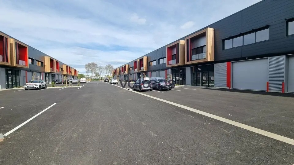 Local d’activités dans Fenouillet à louer Photo de l’immeuble– Image 1 sur 7