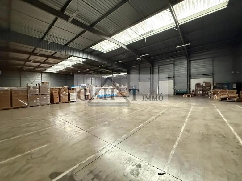 Industriel/Logistique dans Santeny à louer - Photo intérieure – Image 2 sur 3