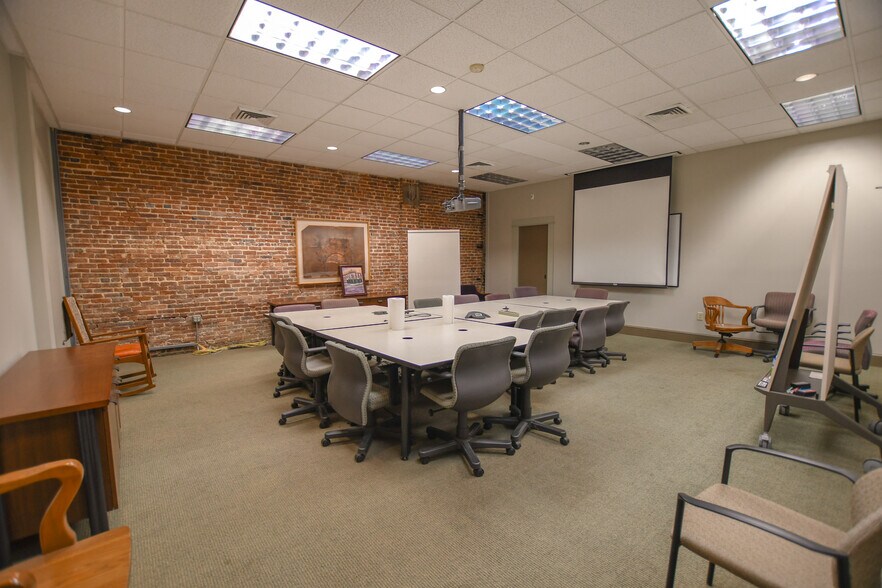 122 W Market St, Athens, AL à louer - Photo de l’immeuble – Image 3 sur 9