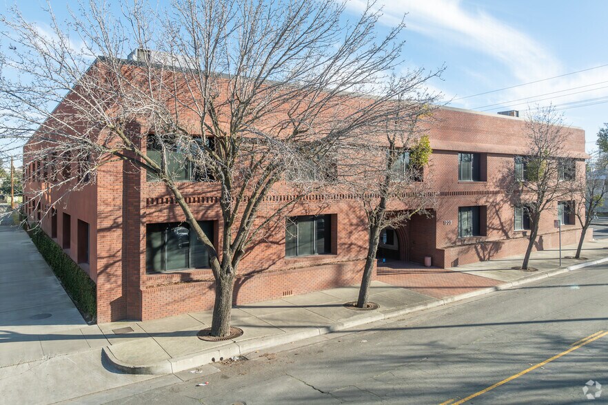 1725 23rd St, Sacramento, CA à louer - Photo de l’immeuble – Image 2 sur 17