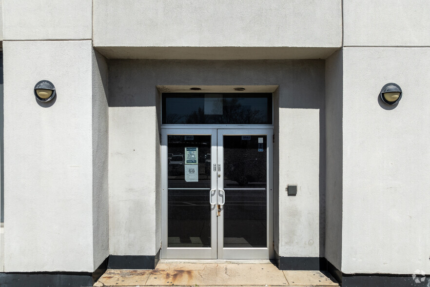 4839 N Elston Ave, Chicago, IL à louer - Photo de l’immeuble – Image 2 sur 4