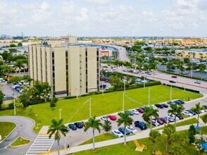 1840 W 49th St, Hialeah, FL - VUE AÉRIENNE  vue de carte - Image1