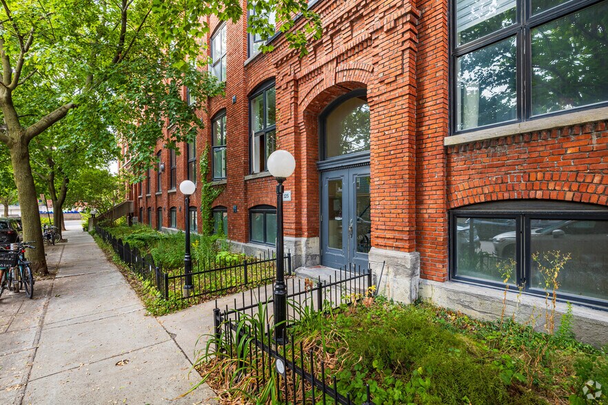 121 Rue Elmire, Montréal, QC à vendre - Photo de l’immeuble – Image 3 sur 3