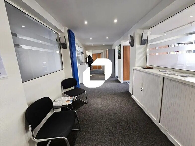 Bureau dans Versailles à louer - Photo de l’immeuble – Image 1 sur 10