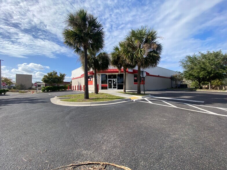 233 State St E, Jacksonville, FL à vendre - Photo de l’immeuble – Image 1 sur 10