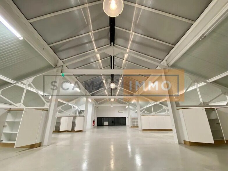 Local d'activités dans Saint-Maur-des-Fossés à vendre - Photo de l’immeuble – Image 2 sur 5