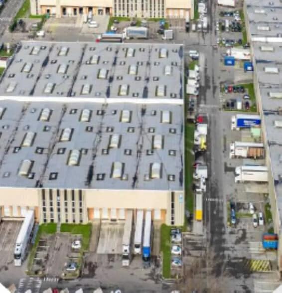 Local d’activités dans Corbas à louer - Photo de l’immeuble – Image 2 sur 5