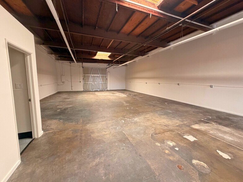 1600-1618 E Wilshire Ave, Santa Ana, CA à louer - Photo de l’immeuble – Image 3 sur 7