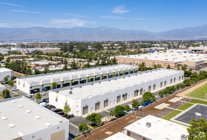 580 Nevada St, Redlands, CA à louer - Photo de l’immeuble – Image 2 sur 8