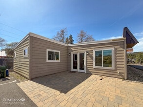 2524 NE Division St, Bend, OR à louer Photo intérieure– Image 2 sur 7