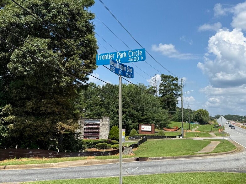 Lot 7 Frontier Park Cir., Sugar Hill, GA à vendre - Photo de l’immeuble – Image 3 sur 10