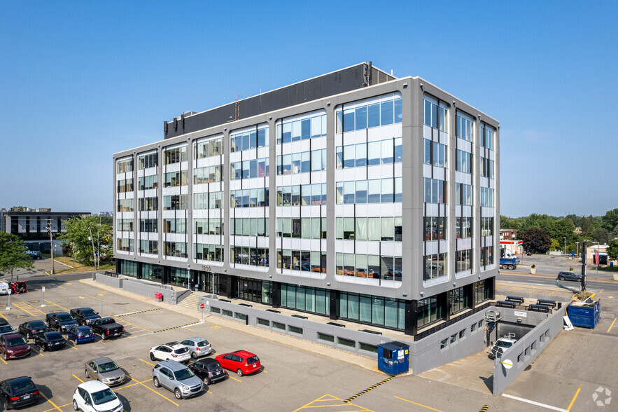 1200 Boul Saint-Martin O, Laval, QC à louer - Photo de l’immeuble – Image 1 sur 8