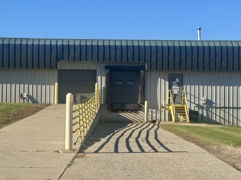 4200 Legion Dr, Mason, MI à louer - Photo de l’immeuble – Image 2 sur 19