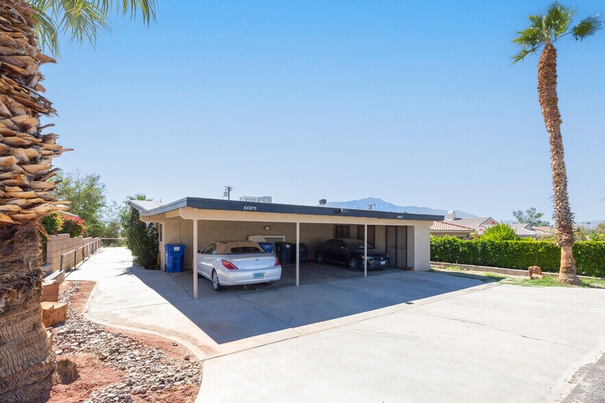 Desert Hot Springs Triplex Portfolio portefeuille de 3 biens à vendre sur LoopNet.fr - Photo de l’immeuble – Image 1 sur 29