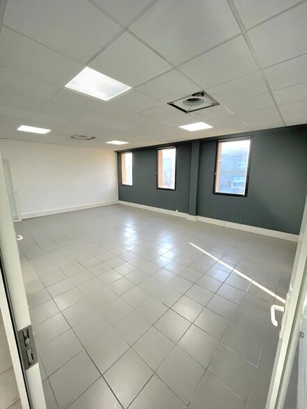 155 Rue Du Dirigeable, Aubagne à louer - Photo intérieure – Image 3 sur 8