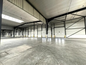 Industriel/Logistique dans Goussainville à louer Photo intérieure– Image 1 sur 5