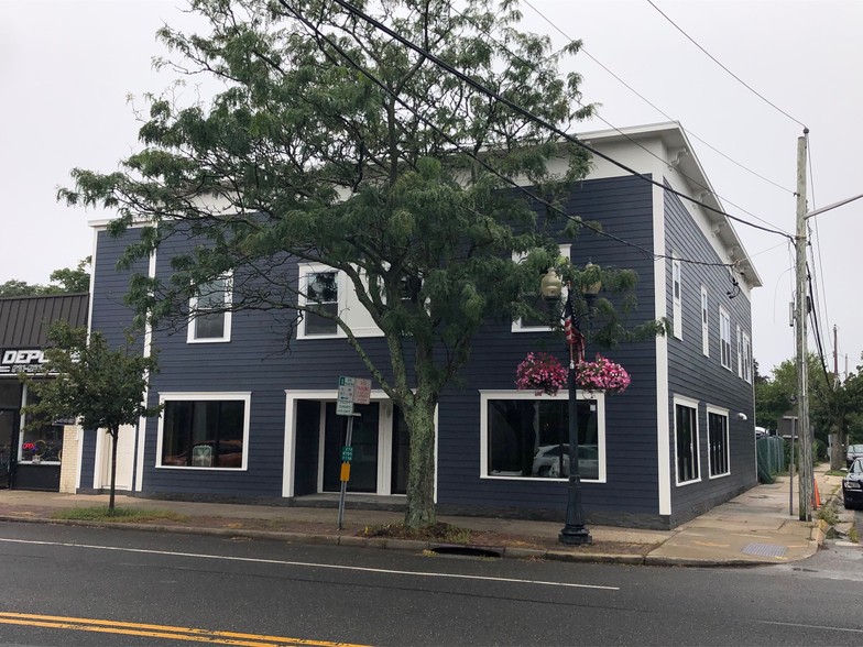 87-89 W Main St, East Islip, NY à vendre - Photo de l’immeuble – Image 3 sur 4