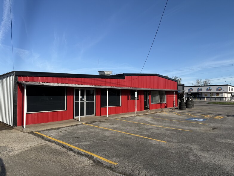 2510 S 4th St, Beaumont, TX à louer - Photo de l’immeuble – Image 1 sur 3