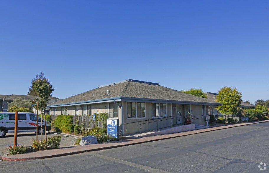 3315 Mission Dr, Santa Cruz, CA à louer - Photo principale – Image 1 sur 11