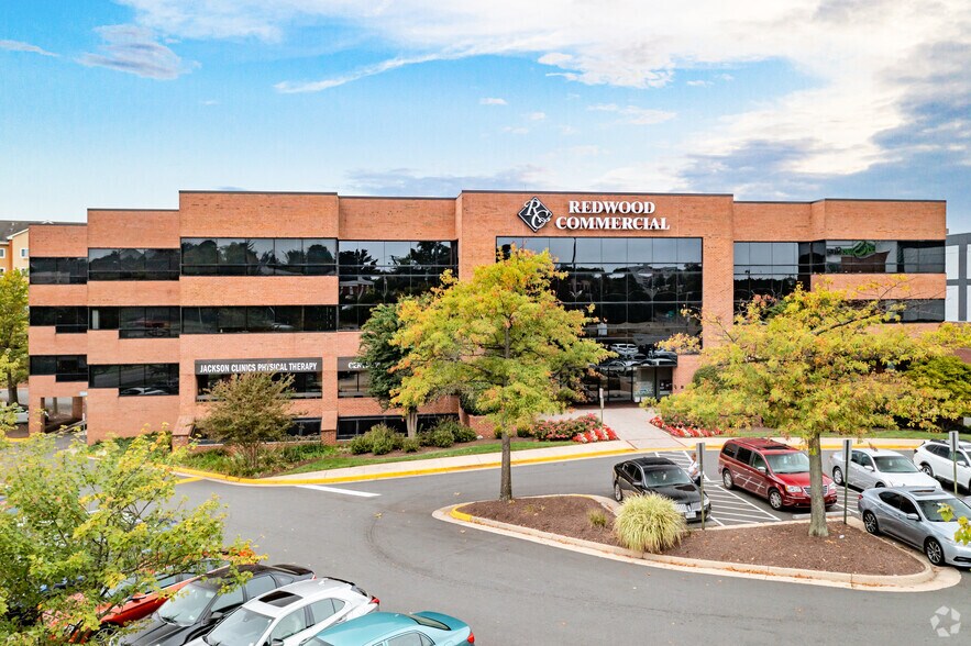 5900 Fort Dr, Centreville, VA à louer - Photo principale – Image 1 sur 12