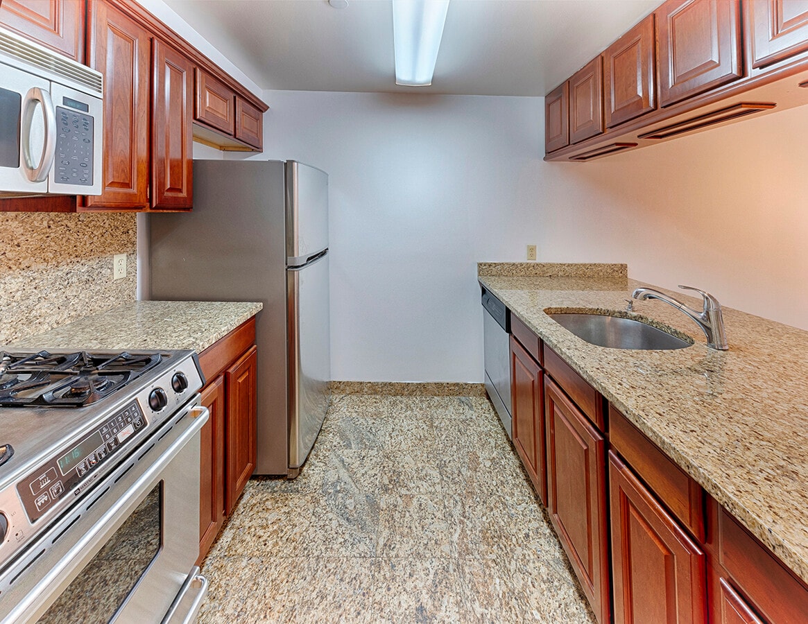 3614 Johnson Ave, Bronx, NY 10463 - Lot 2B - - Photo intérieure - Image 1 of 5
