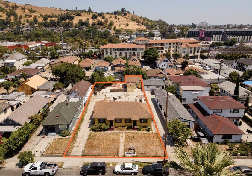 3526 Arroyo Seco Ave, Los Angeles, CA à vendre - Photo de l’immeuble – Image 3 sur 8