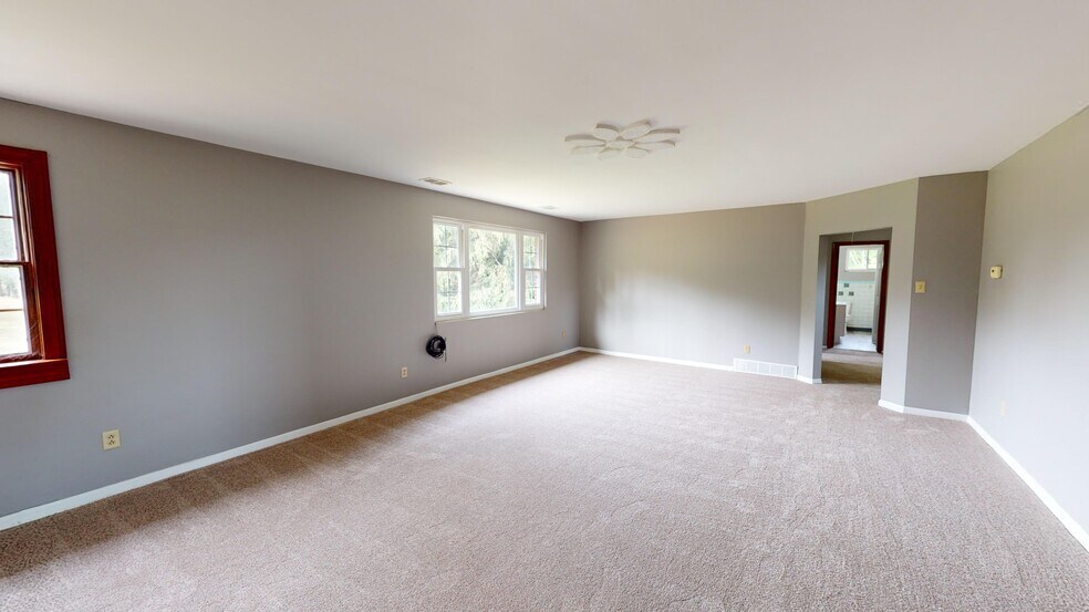 3098 Woodland Rd, Ambridge, PA à vendre - Photo de l’immeuble – Image 2 sur 17