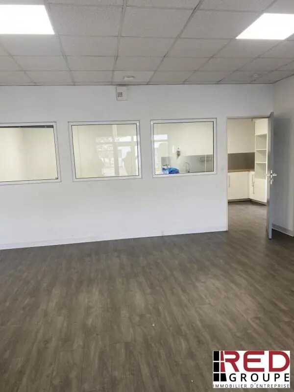 Local d’activités dans Gémenos à louer Photo de l’immeuble– Image 1 sur 5