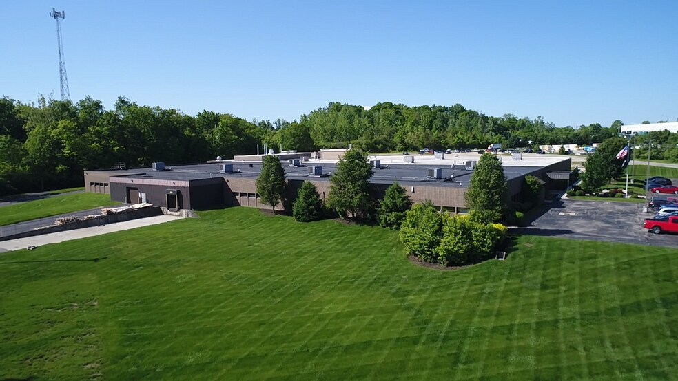 230 Industrial Dr, Franklin, OH à vendre - Photo de l’immeuble – Image 3 sur 13