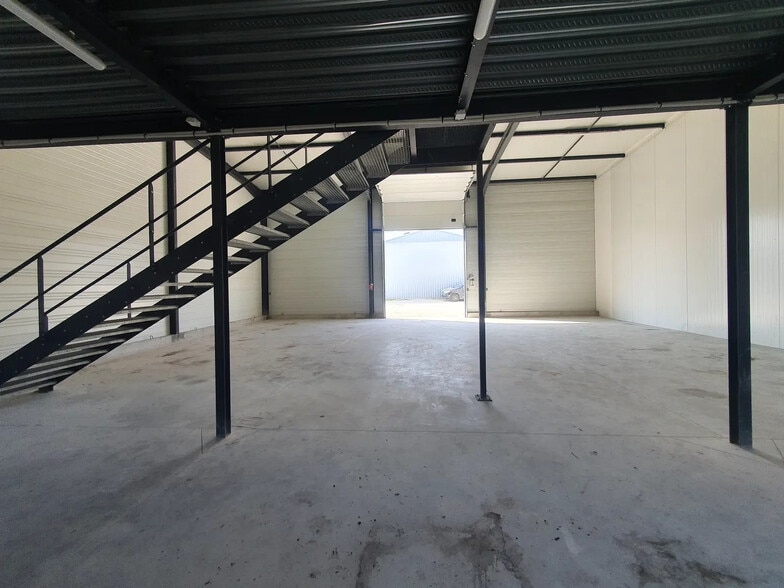 22 Rue Des Frères Lumière, Saint-Jean-de-Braye à louer - Photo intérieure – Image 3 sur 8