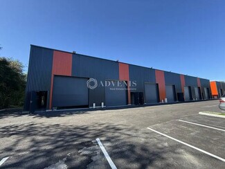 Plus de détails pour Local d'activités à louer