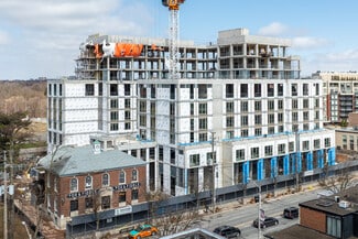 Plus de détails pour 4916-4946 Dundas St W, Toronto, ON - Local commercial à louer
