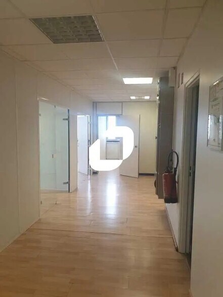 Bureau dans Vitry-sur-Seine à louer - Photo de l’immeuble – Image 3 sur 9