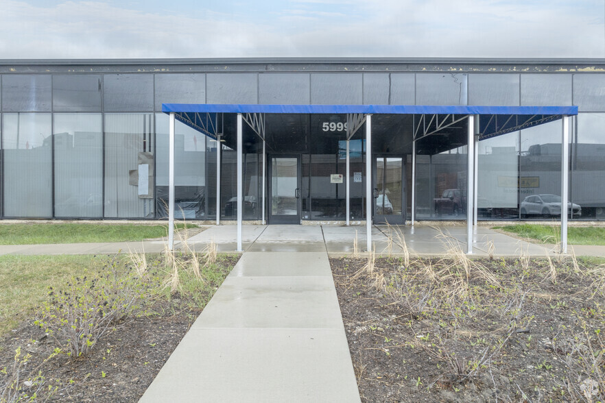 5999 Butterfield Rd, Hillside, IL à louer - Photo de l’immeuble – Image 1 sur 10