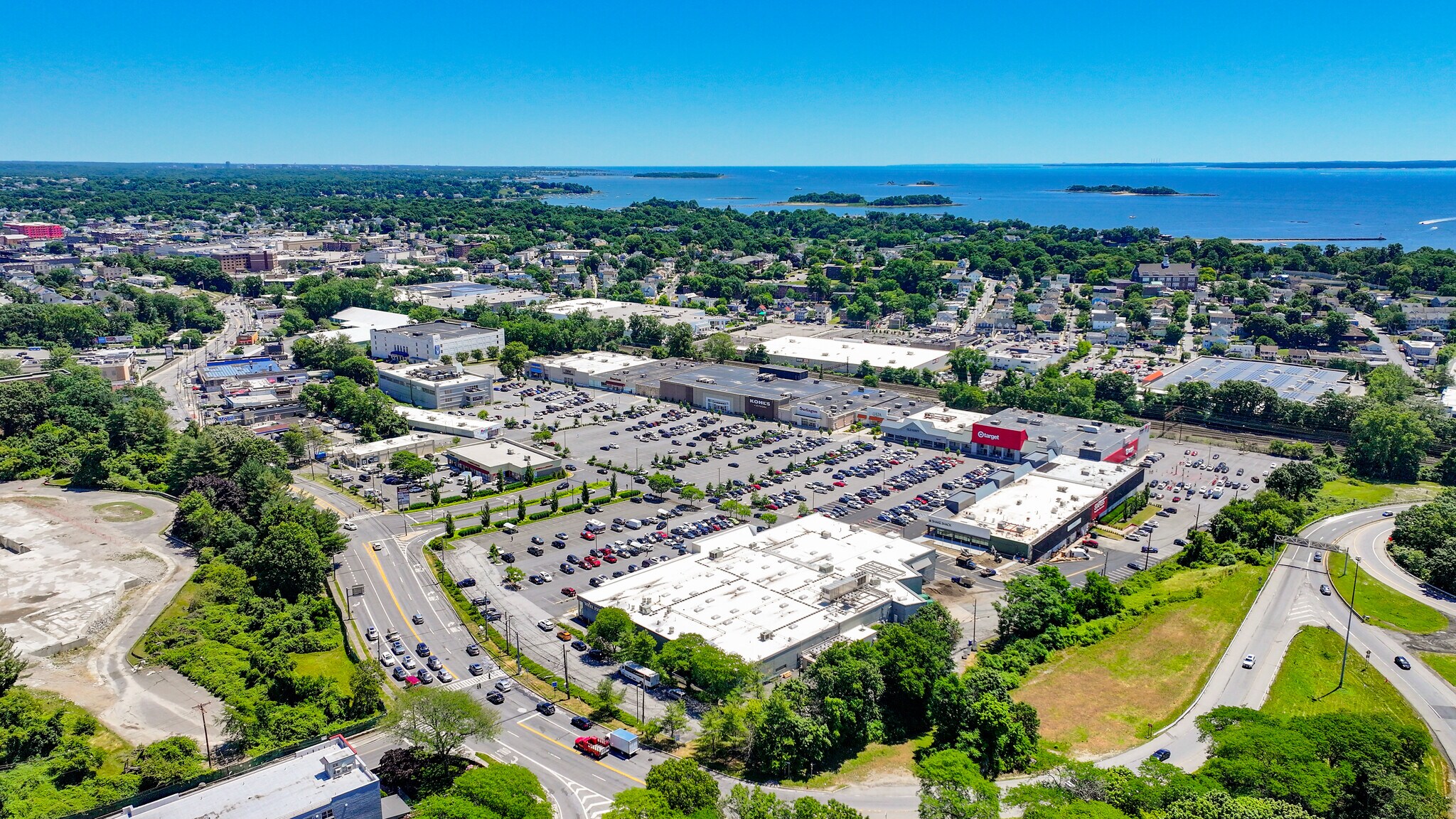 421-575 Boston Post Rd, Port Chester, NY à louer Photo de l’immeuble– Image 1 sur 12