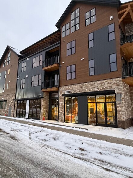121 Ski Idlewild Rd, Winter Park, CO à louer - Photo de l’immeuble – Image 2 sur 9