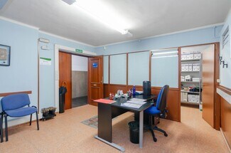 Plus de détails pour Calle de González Besada, 53-53, Oviedo - Local commercial à vendre