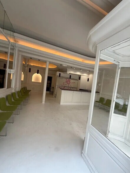 Local commercial dans Paris à louer - Photo de l’immeuble – Image 2 sur 6