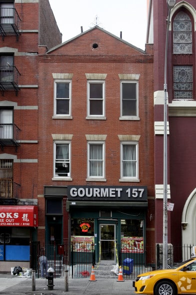 157 Christopher St, New York, NY à louer - Photo de l’immeuble – Image 2 sur 2