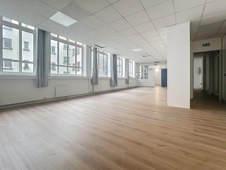 Bureau dans Paris à louer - Photo de l’immeuble – Image 1 sur 12