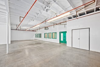 2440 S Sepulveda Blvd, Los Angeles, CA à louer Photo intérieure– Image 2 sur 6