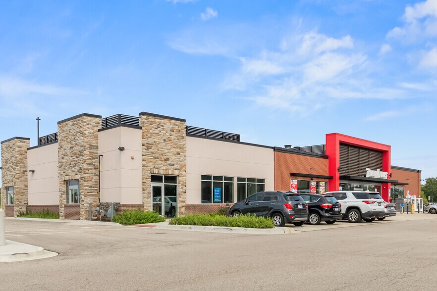 823 W Lake St, Hanover Park, IL à vendre - Photo de l’immeuble – Image 2 sur 6