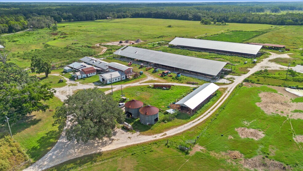 4203 SE US HWY 301 HAWTHORNE FL 32640 portefeuille de 2 biens à vendre sur LoopNet.fr - Photo de l’immeuble – Image 3 sur 15