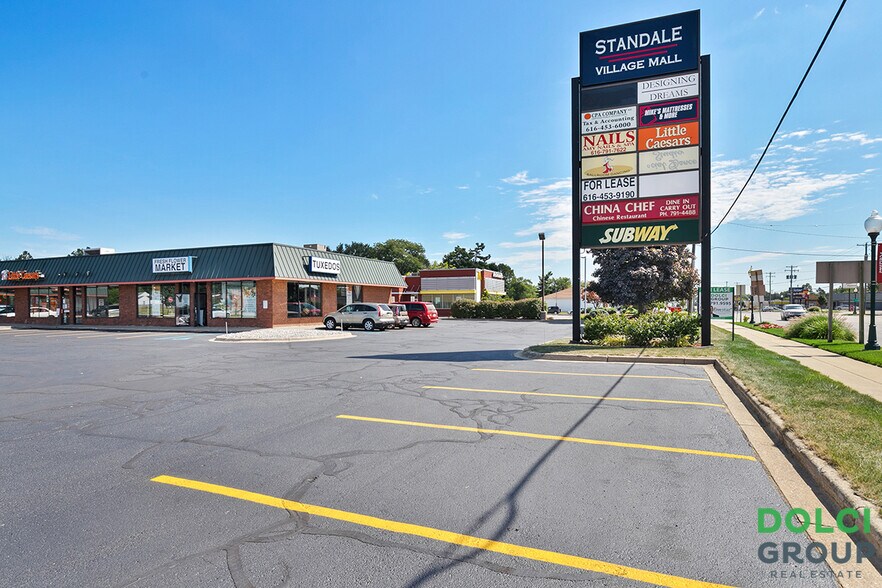 4335 Lake Michigan Dr NW, Grand Rapids, MI à louer - Photo de l’immeuble – Image 2 sur 8
