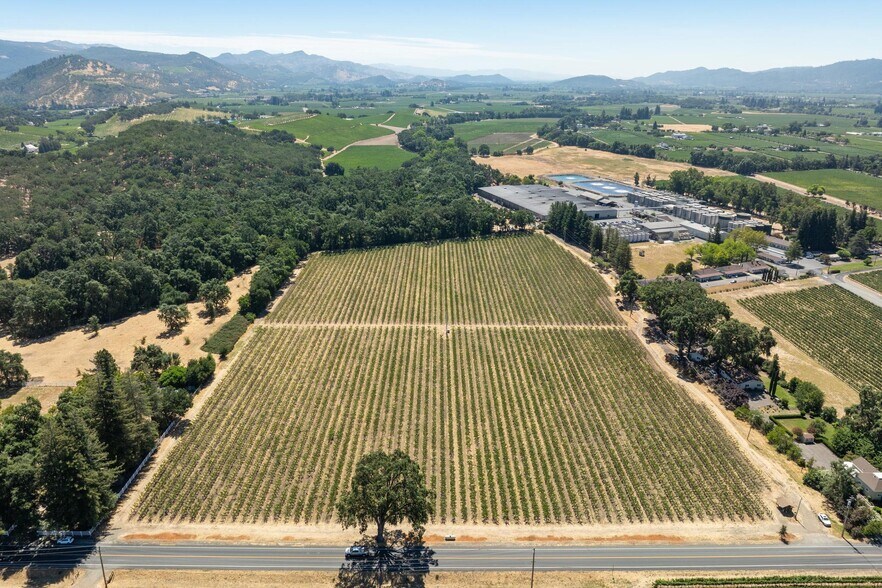 79 Zinfandel Ln, Saint Helena, CA à vendre - Photo de l’immeuble – Image 2 sur 9
