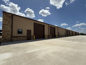 7990 Old Bastrop Rd, New Braunfels, TX à louer Photo intérieure– Image 1 sur 10