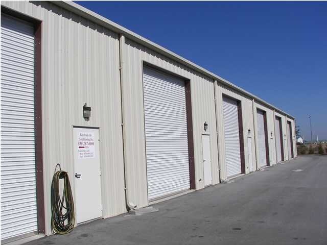 48 Commerce Ln, Freeport, FL à louer - Photo de l’immeuble – Image 2 sur 10